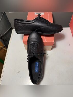 Easy Spirit 11W Women's Semotion Black Leather Lace-Up Flat NEW IN BOX